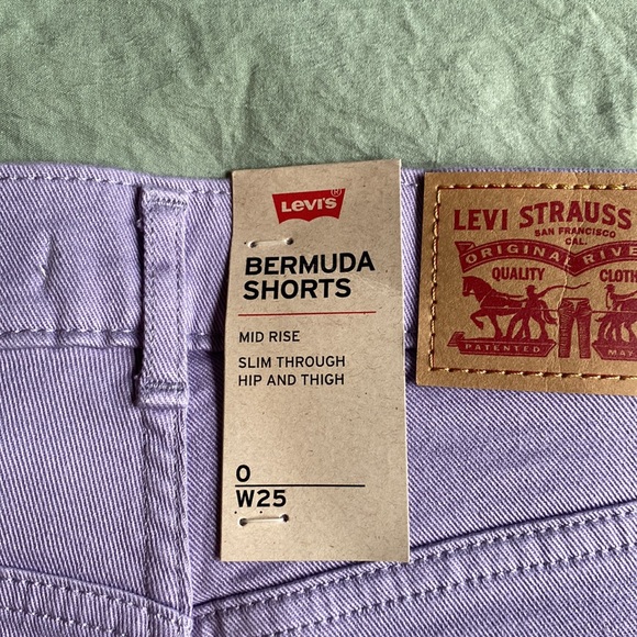 NWT!! Levi’s Mid Rise Bermuda Shorts—Size 25!! - Picture 7 of 10